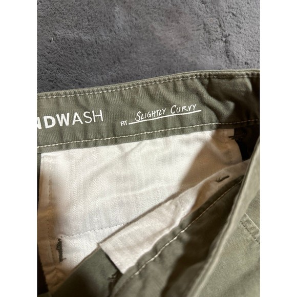 Eddie Bauer Legend wash Slightly curvy fit Shorts - Picture 4 of 5